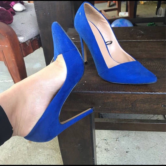 Blue Faux Suede Heels! - Picture 3 of 4